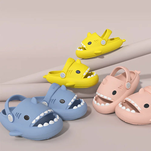Chinelo Shark Infantil com Alça no Calcanhar