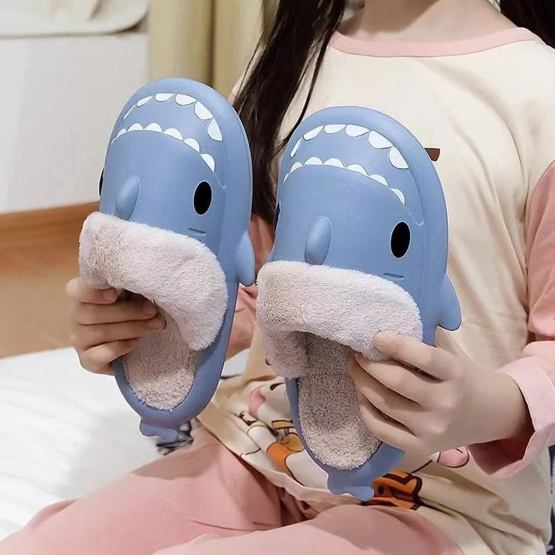 Chinelo Shark Peluciado Premium