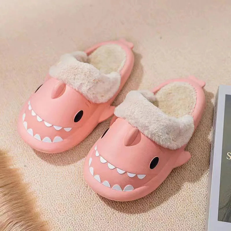 Chinelo Shark Peluciado Premium
