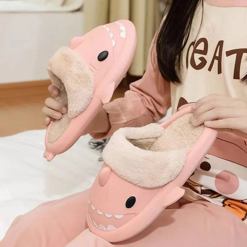 Chinelo Shark Peluciado Premium